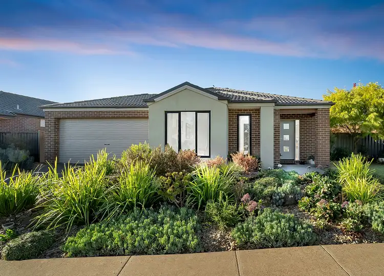 12 Bregman Esplanade, Manor Lakes VIC 3024