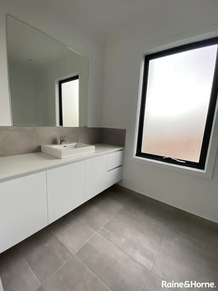 Sixth view of Homely townhouse listing, 2/40 Albert Cresent, St Albans VIC 3021