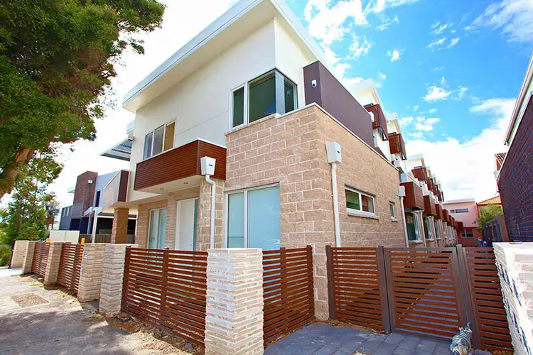 4/2 Cumming Street, Brunswick VIC 3056