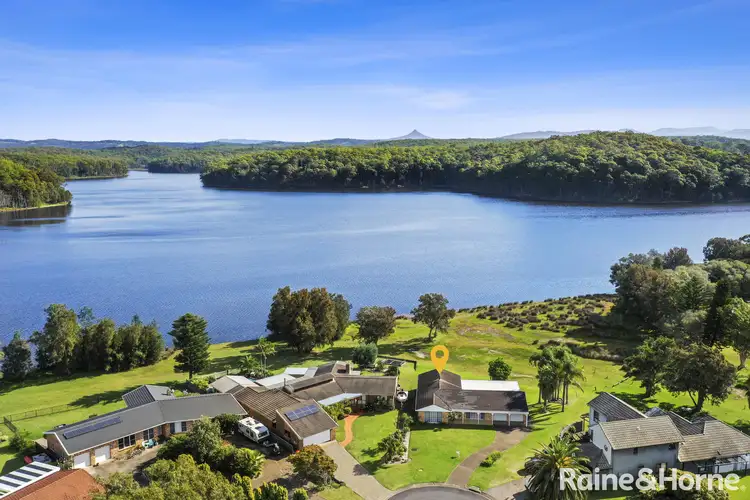 8 Honeysuckle Close, Burrill Lake NSW 2539
