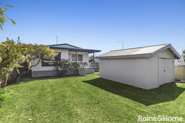 11 Princess Avenue South, Burrill Lake NSW 2539