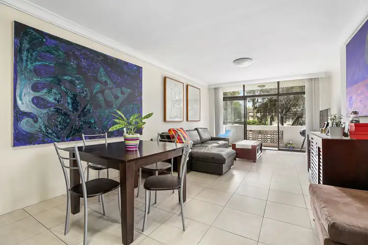 2/22 Crane Street