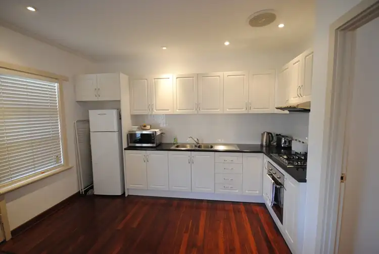 8/8 Redmond Ave