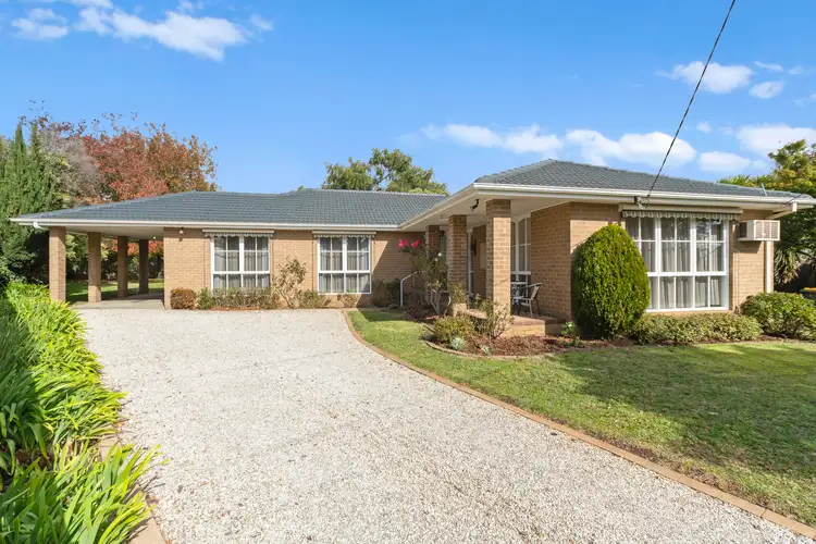 8 Weigela Court, Frankston VIC 3199