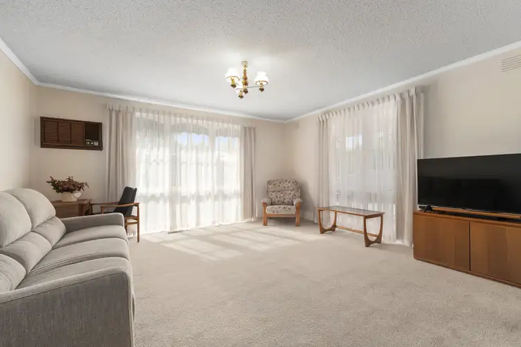 Second view of Homely house listing, 8 Weigela Court, Frankston VIC 3199