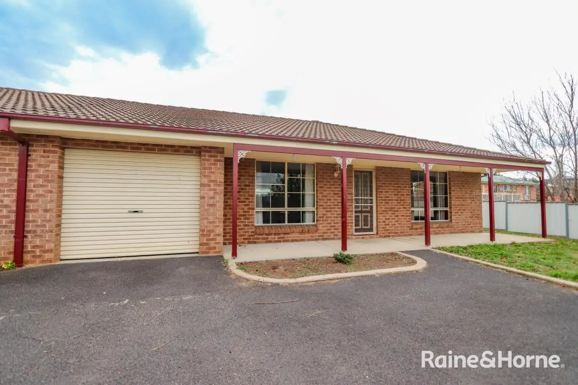 Main view of Homely unit listing, 2/53B Rose St, Bathurst NSW 2795