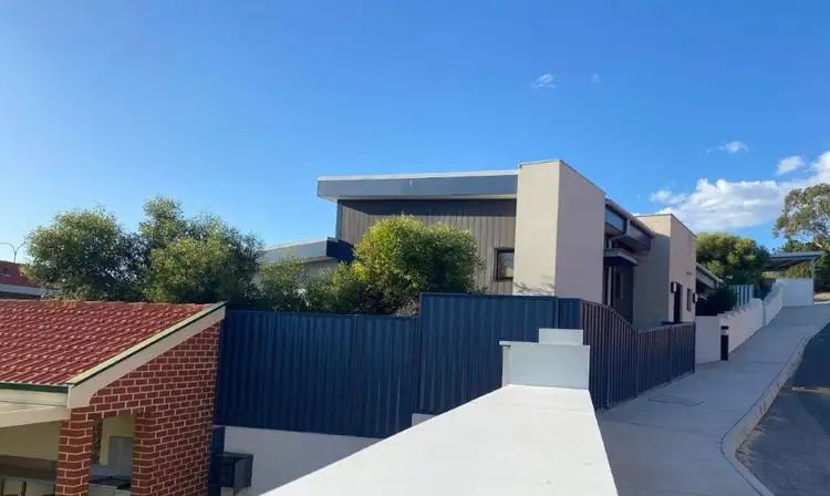 16/2 Burt Street, Fremantle WA 6160