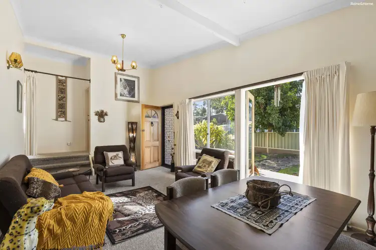 18 Pleasurelea Drive, Sunshine Bay NSW 2536