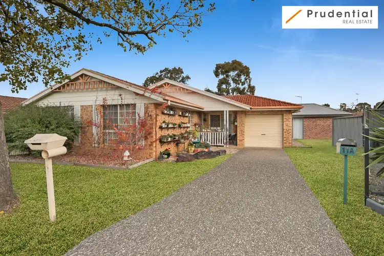 11 Woylie Place, St Helens Park NSW 2560