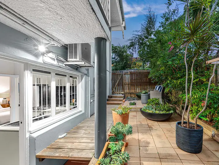 3/9 Lockhart Street, Woolloongabba QLD 4102