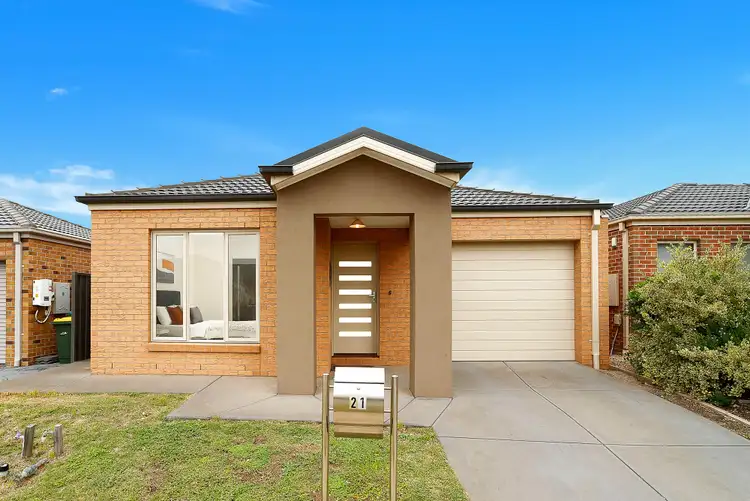 21 Firecrest Road, Manor Lakes VIC 3024