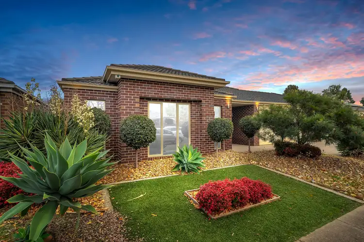 4 Eucumbene Road, Manor Lakes VIC 3024