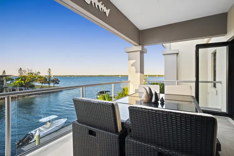11/36 Oatland Esplanade, Runaway Bay QLD 4216