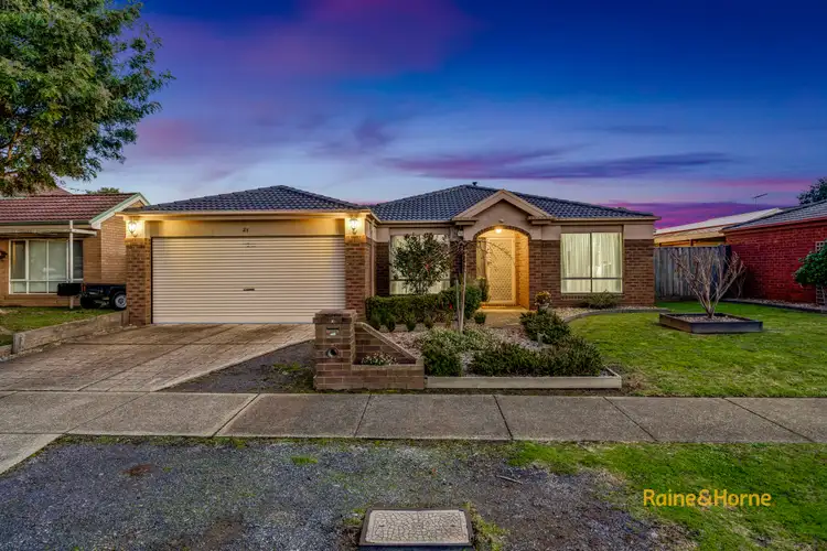 21 Hampshire Drive, Narre Warren South VIC 3805