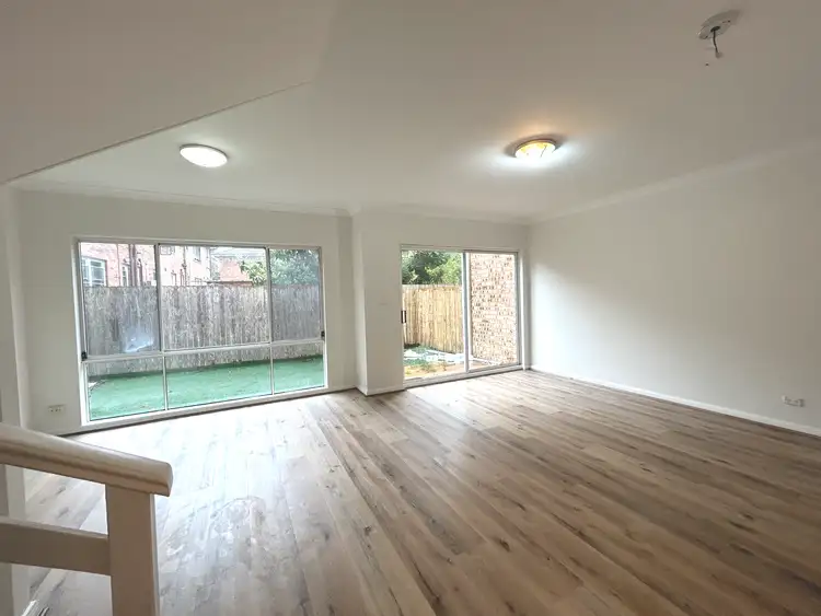 52 Minneapolis Crescent