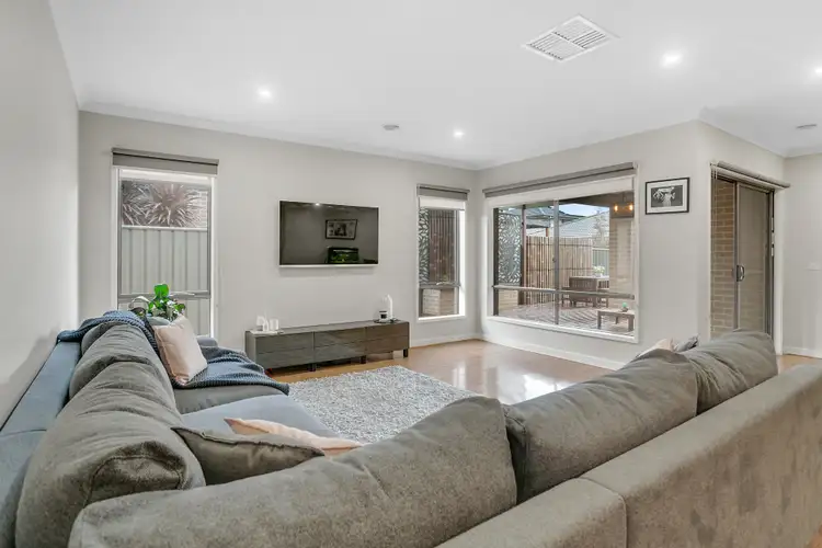 Sixth view of Homely house listing, 8 Zeus Avenue, Cranbourne West VIC 3977