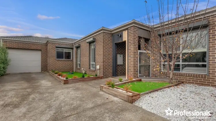 2/14 Archer Drive, Kurunjang VIC 3337