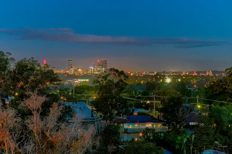 1070 South Pine Road, Everton Hills QLD 4053