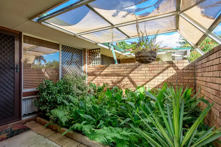 70 Grovelands Drive, Camillo WA 6111