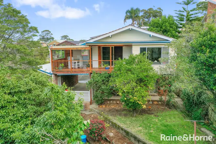 28 Hilltop Crescent, Mollymook Beach NSW 2539