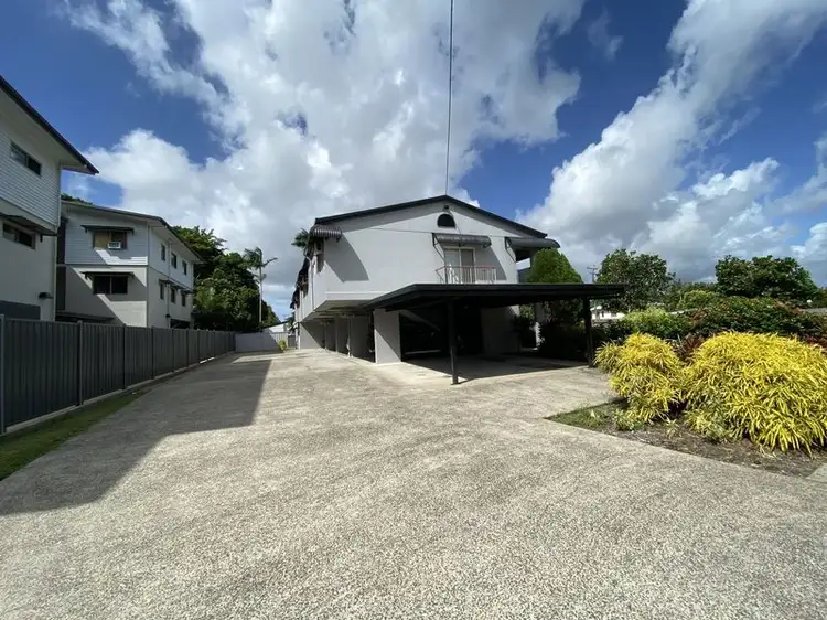 3/152 Swallow Street, Mooroobool QLD 4870