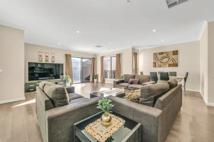 Fifth view of Homely house listing, 10 Rouge Way, Craigieburn VIC 3064