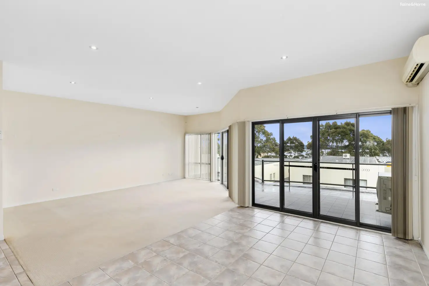 Main view of Homely unit listing, 15/5 Crag Road, Batehaven NSW 2536