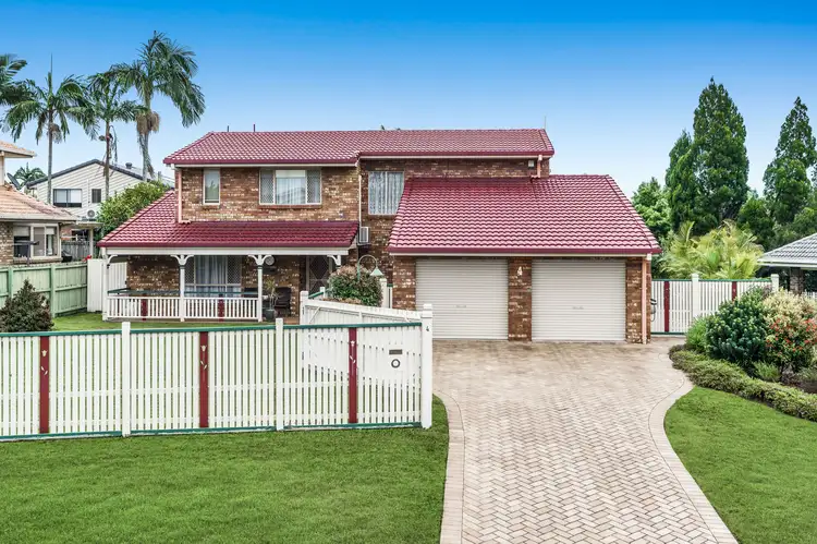4 Rolls Court, Carindale QLD 4152