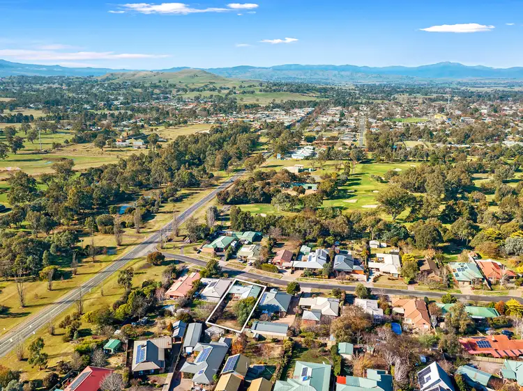 Second view of Homely house listing, 5 Links Road, Mansfield VIC 3722