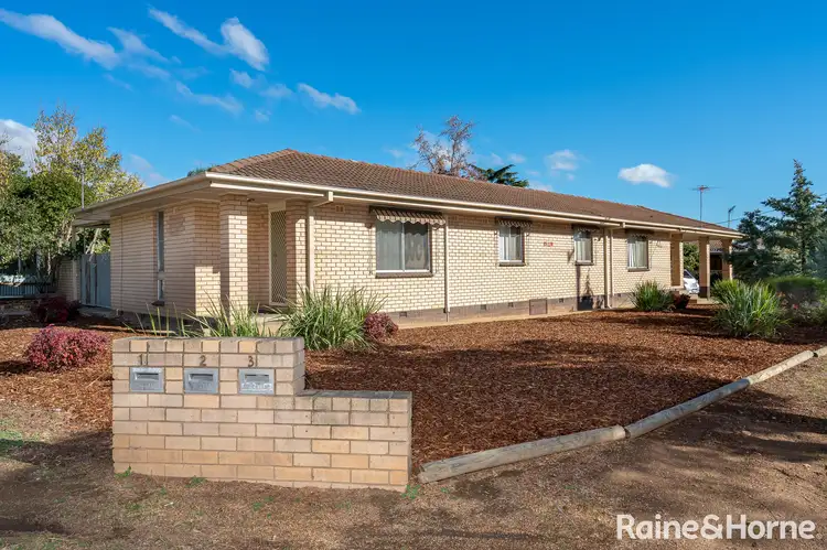 1-3/2 Raye Street, Tolland NSW 2650