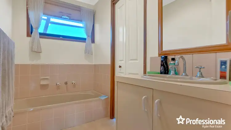 Sixth view of Homely house listing, 2 Little Court, Melton West VIC 3337