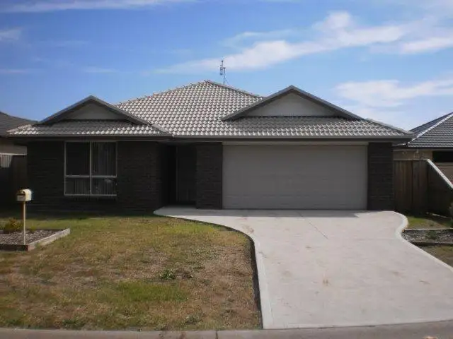 41 Broughton Circuit, Tanilba Bay NSW 2319