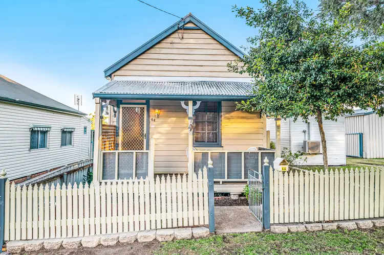 44 Sixth Street, Weston NSW 2326