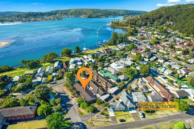 2/2-4 Billabong Street, Woy Woy NSW 2256