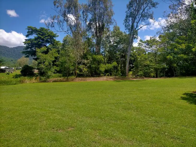 74 Abell Road, Cannonvale QLD 4802