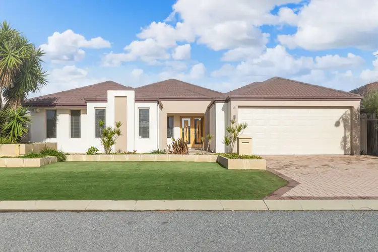 9 Lutea Road, Halls Head WA 6210
