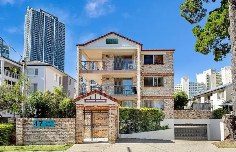 Top Floor 2 Bedroom Unit - UNFURNISHED
