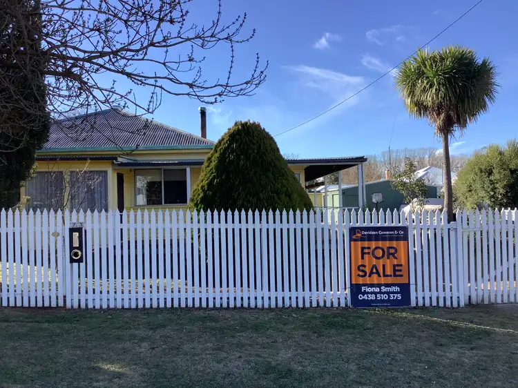73 MANSE STREET, Guyra NSW 2365