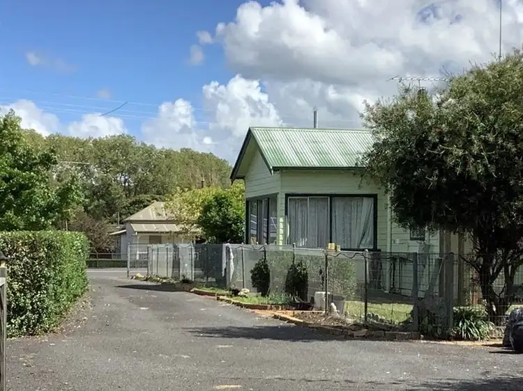 27 OLLERA STREET, Guyra NSW 2365