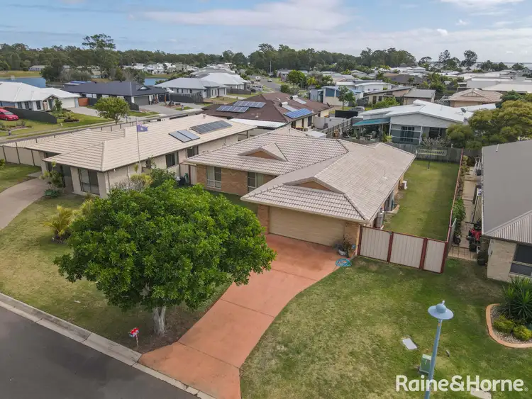 4 Beachside Court, Toogoom QLD 4655