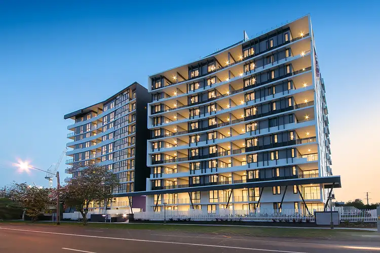 2067/123 Cavendish Road, Coorparoo QLD 4151