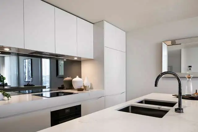 1 Hooker Blvd & Lakeview Blvd