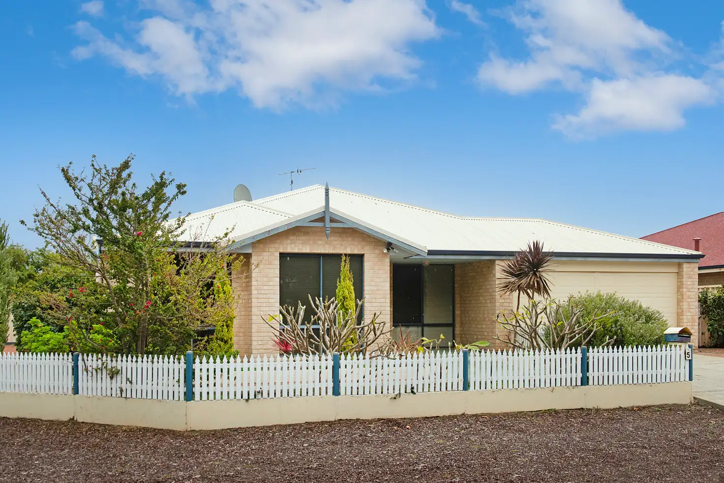 Main view of Homely house listing, 5 Parrot Way, Broadwater WA 6280