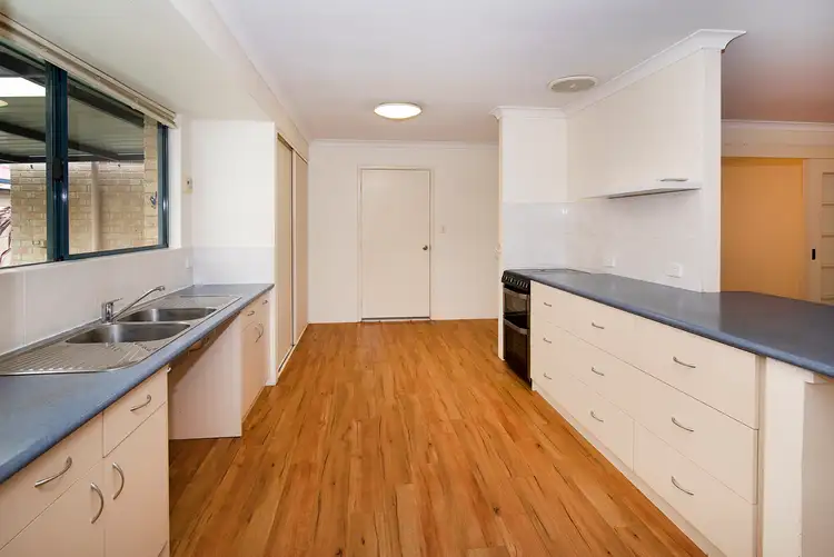 Fourth view of Homely house listing, 5 Parrot Way, Broadwater WA 6280