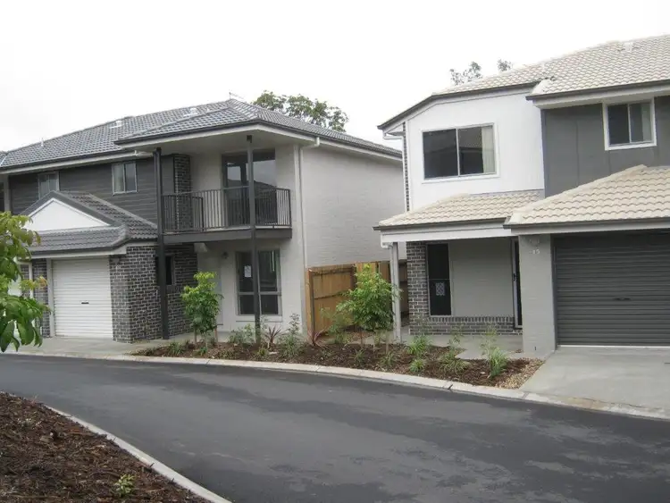 9 BRUSHWOOD COURT
