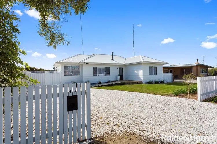 48 Tumby Bay Road, Cummins SA 5631