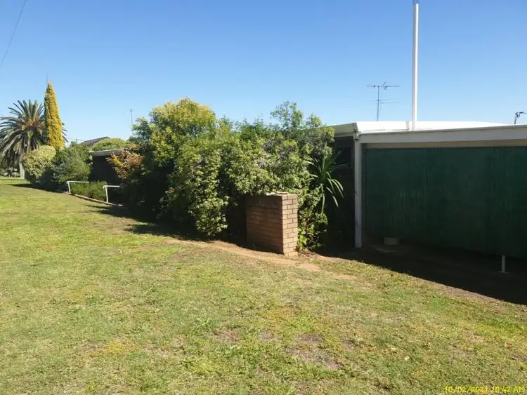 1/1 Memagong Street, Young NSW 2594