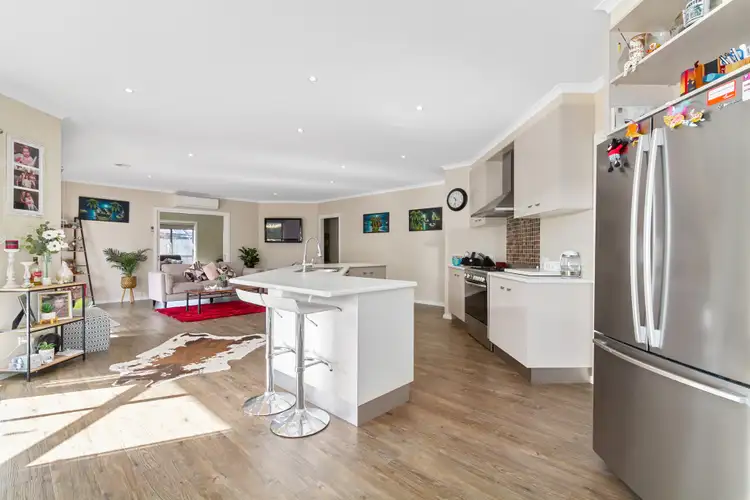Fifth view of Homely house listing, 7 Armagh Court, Traralgon VIC 3844