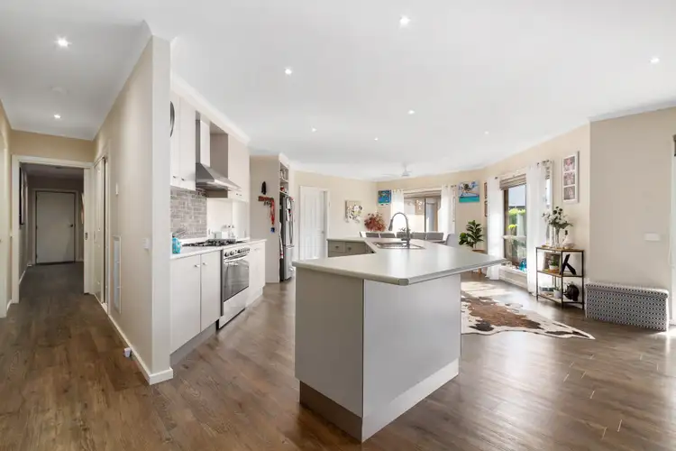 Sixth view of Homely house listing, 7 Armagh Court, Traralgon VIC 3844