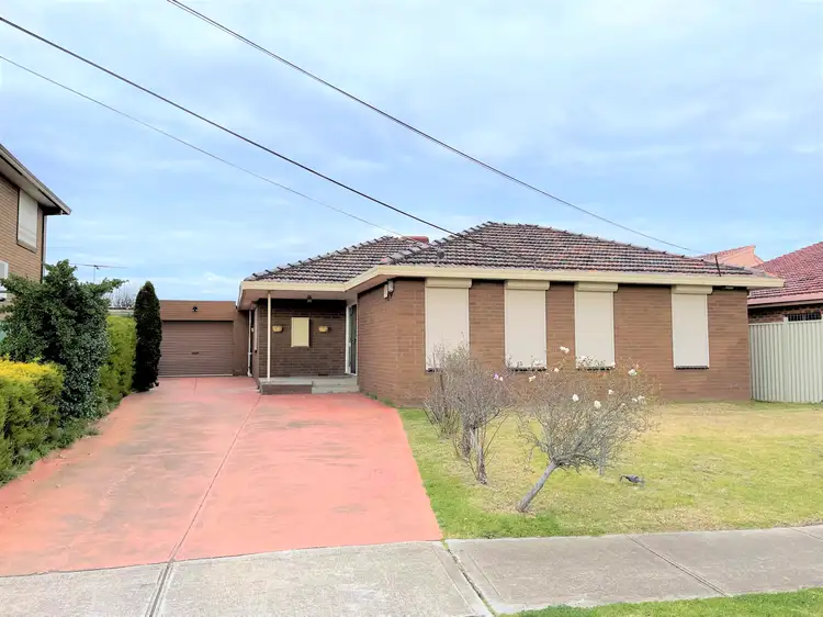 16 Corunna Avenue, St Albans VIC 3021